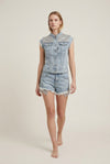 Gilet Donna Denim Light Wash con Dettagli Strass – Fit Aderente, Stile Glam Rock