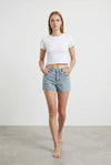 Shorts Donna Denim Chiaro con Perle Decorative – Vita Media, Orlo Sfrangiato