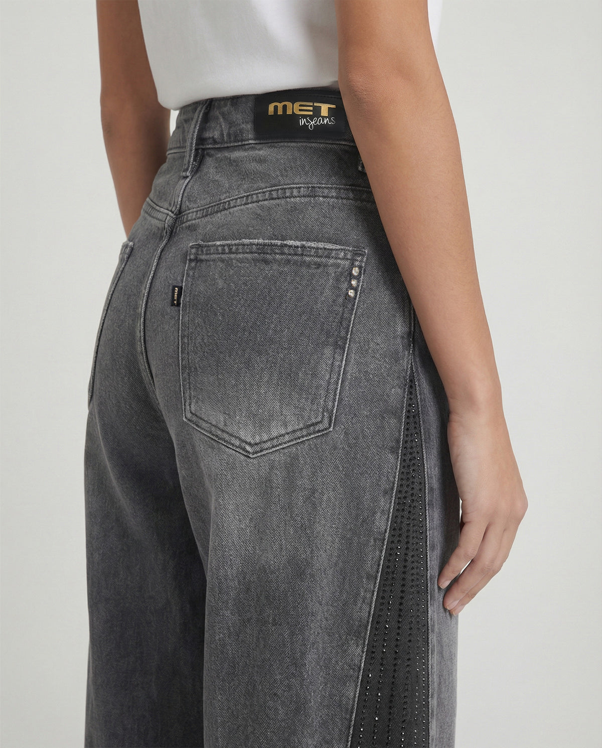 Jeans wide leg con pannelli a contrasto
