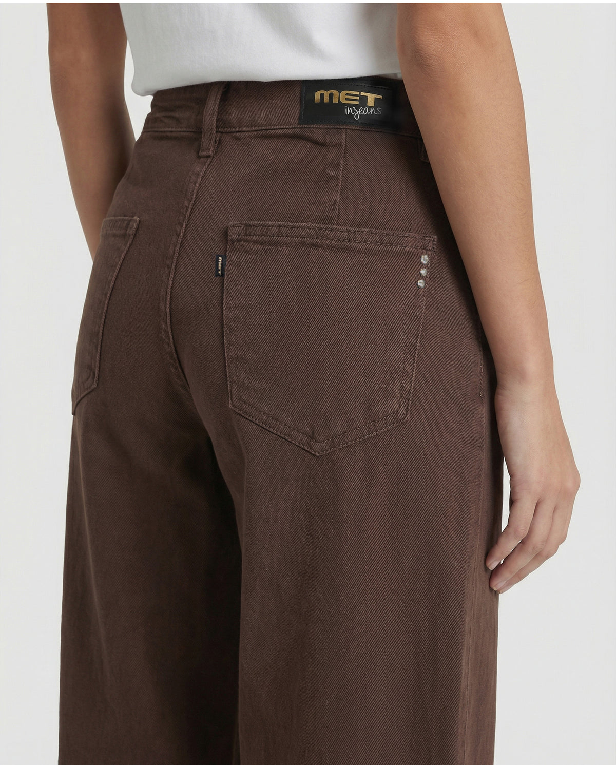 Jeans palazzo con cuciture frontali
