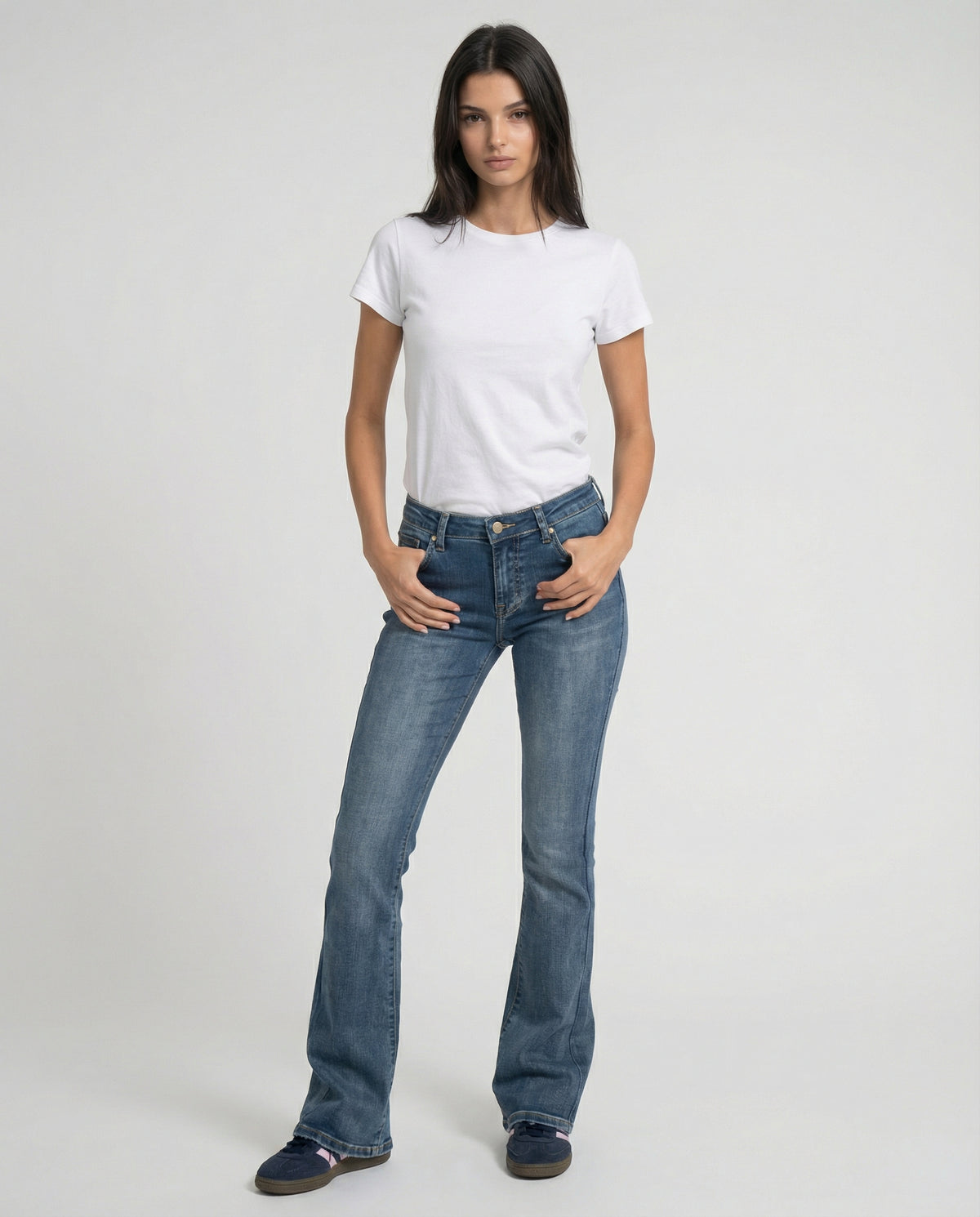 Jeans slim bootcut denim lavaggio chiaro