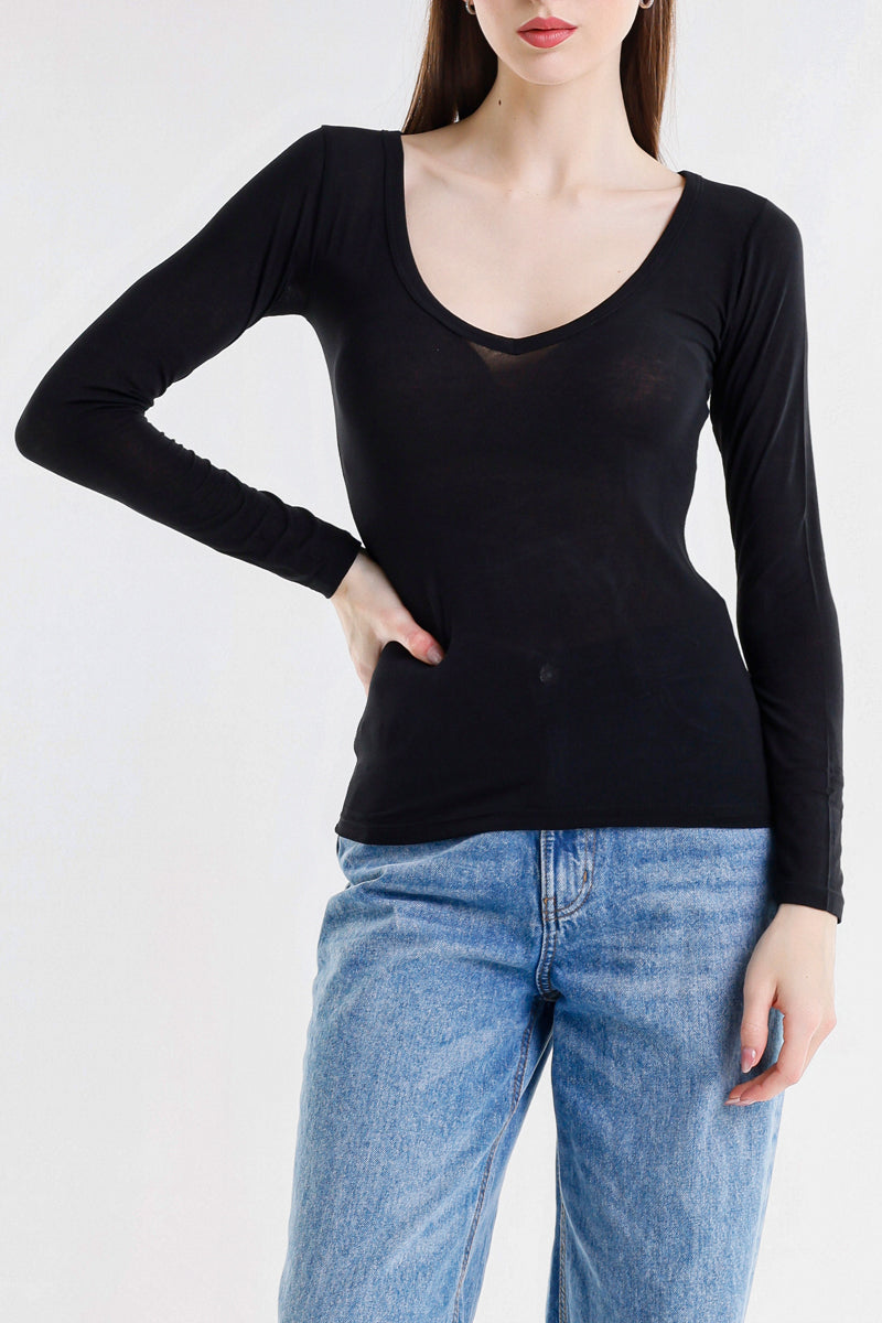 T-SHIRT SCOLLO A V LOGO STRASS