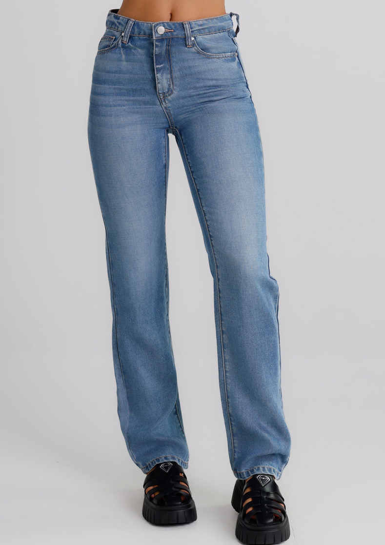 Jeans Donna Regular Fit – Denim Blu Chiaro Lavaggio Soft