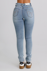 Jeans Donna Straight Fit – Denim Chiaro Lavaggio Soft