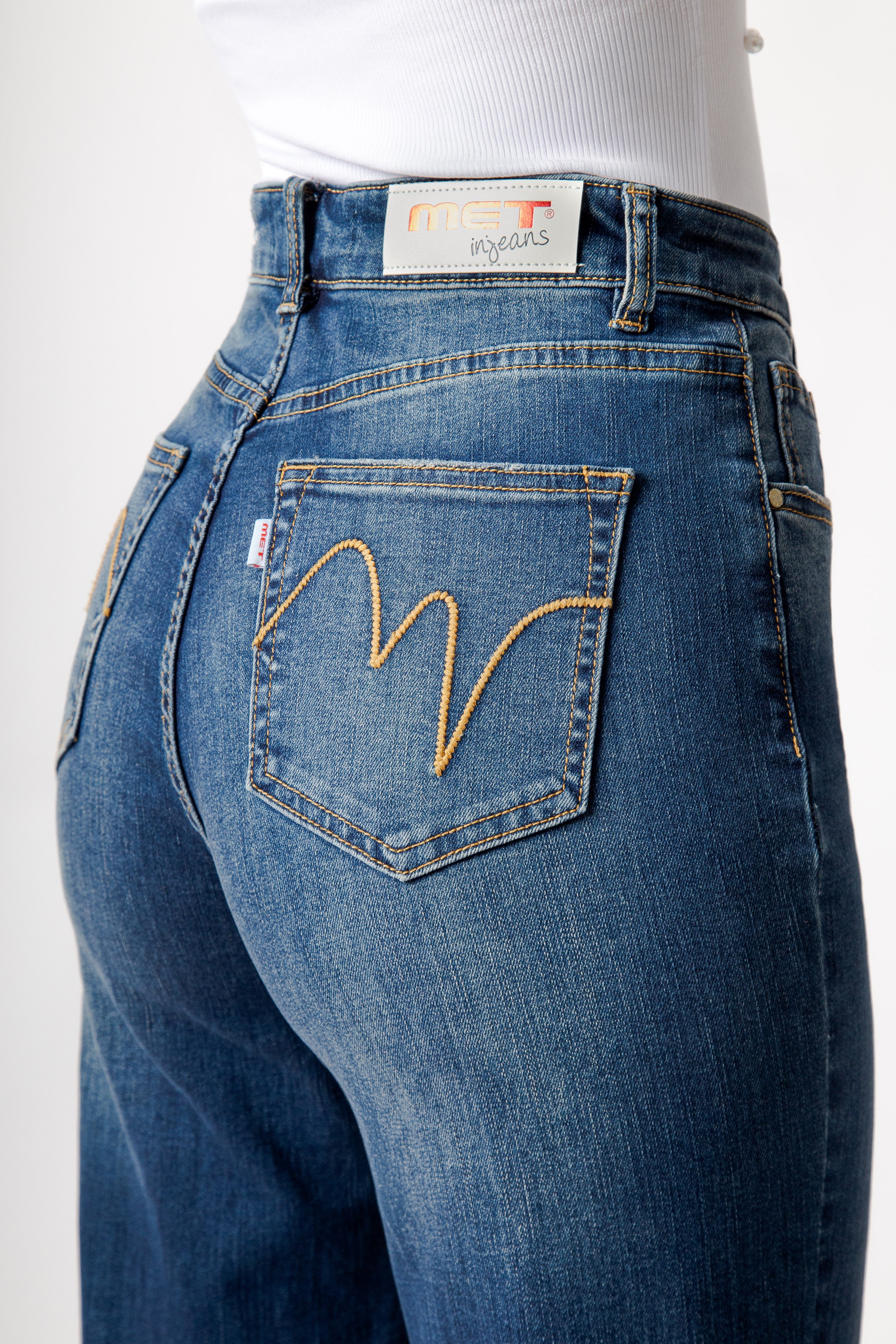 Regular-Waist Blue Wide-Leg Jeans